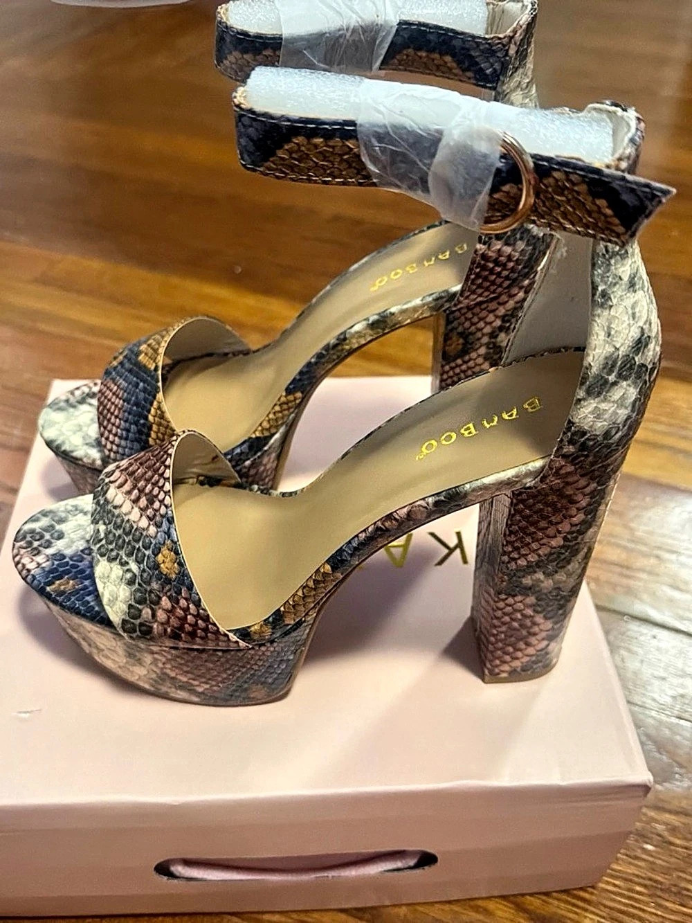 Bamboo Shocking Platform Heels Brown & Black Like New